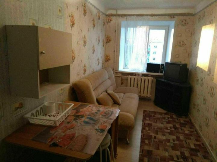 Продам изолированную комнату в шестикомнатной квартире коммунальной, общежитии
